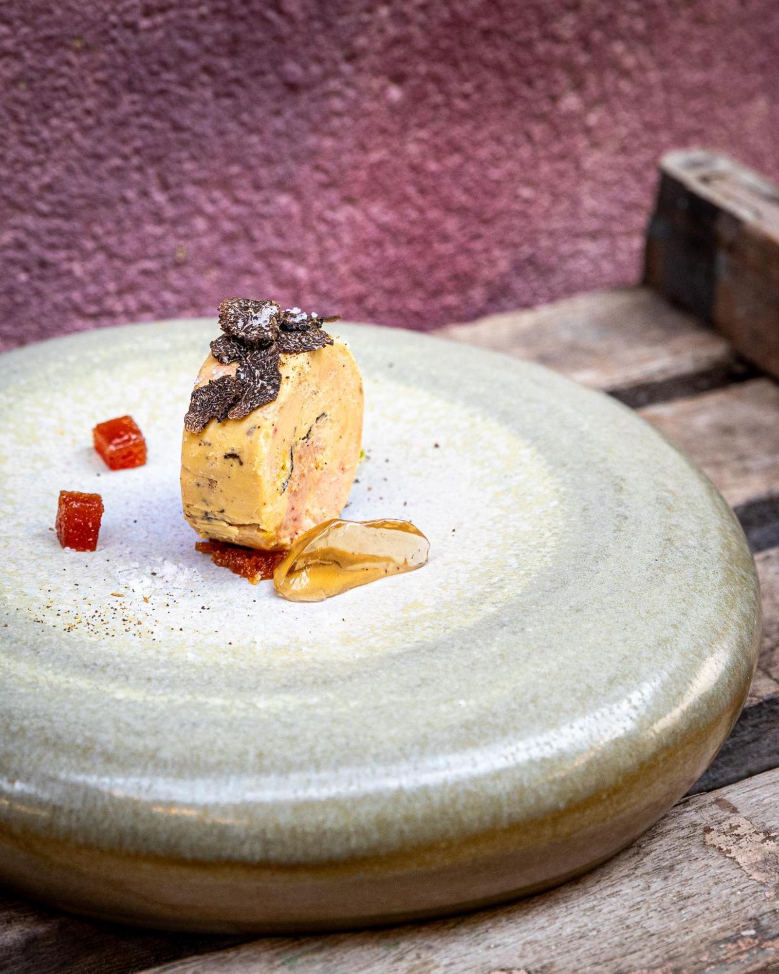 Village Castigno - Wine & 5*