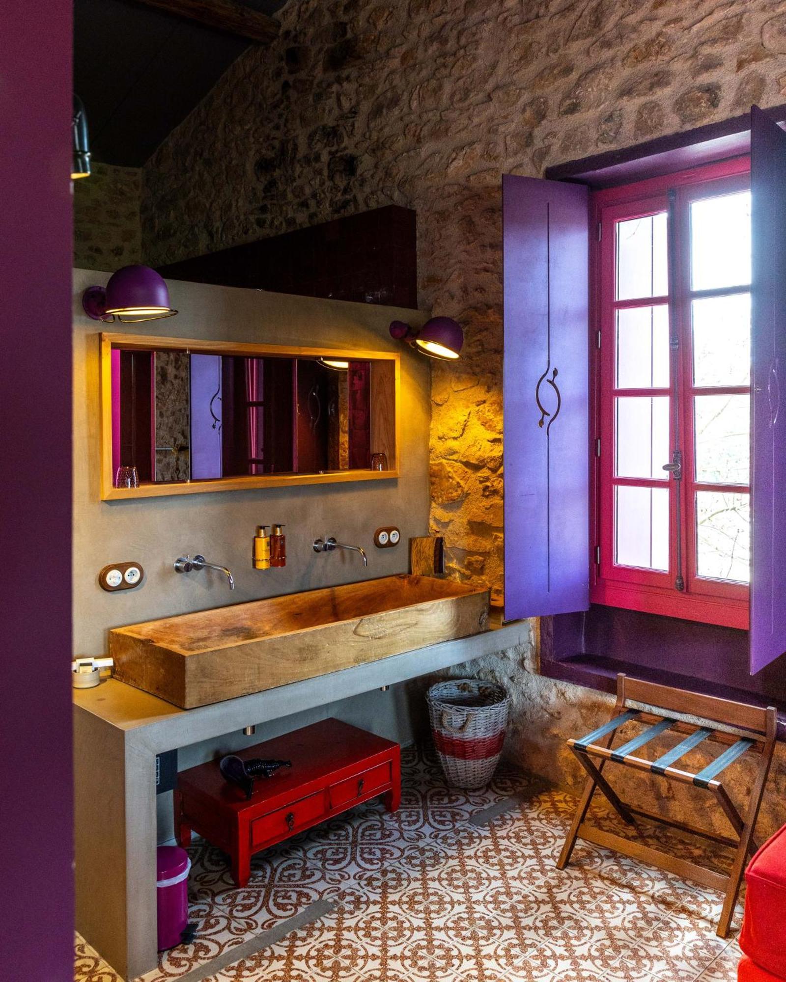 Village Castigno - Wine & 5* Assignan