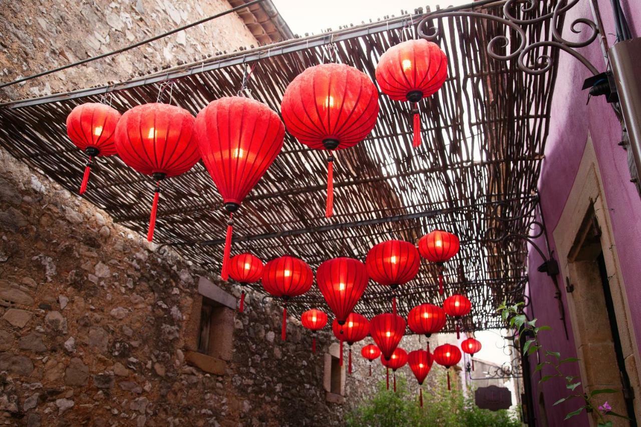Village Castigno - Wine & 5*